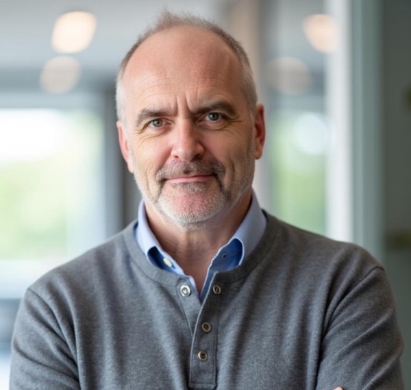 Dr Chris Dalton PhD MBA SFHEA